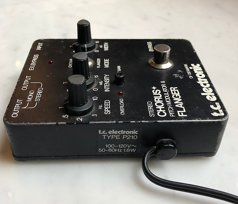 TC Electronic Stereo Chorus SCF (1978) Eric Johnson | Reverb