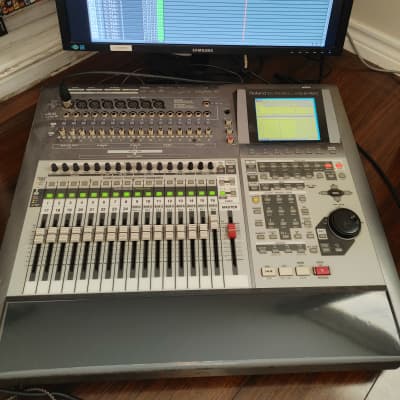 Roland VS-2400CD 24 Track Digital Recording Studio Package