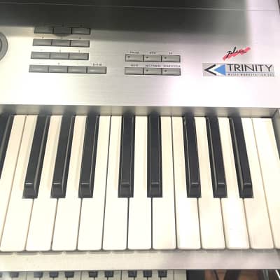 Korg Trinity Plus 61-Key 32-Voice Polyphonic Workstation 1996 - Silver image 5