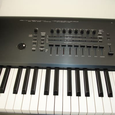 Korg Kronos 88-Key Music Workstation Keyboard image 6