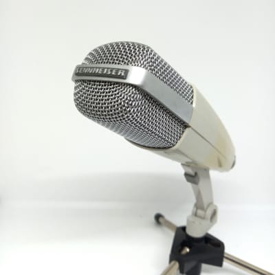 Sennheiser MD 421-2 Cardioid Dynamic Microphone | Reverb