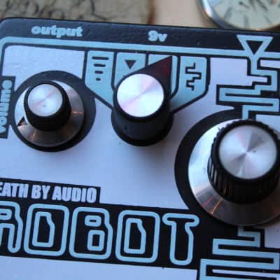 Death By Audio  "Robot" imagen 6