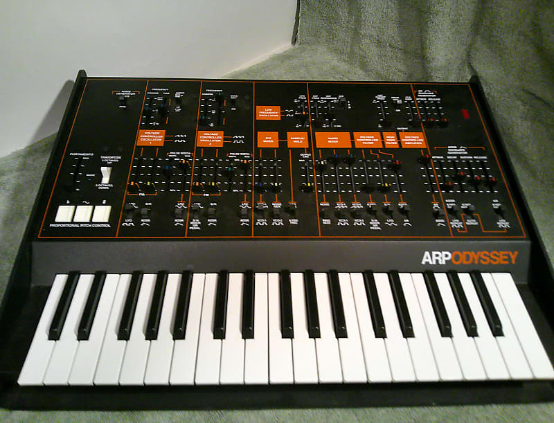 KORG ARP ODYSSEY Rev.3 37鍵 使用時間2時間　美品 メーカー直売】の商品をすべて KORG ARP 使用時間2時間美品 37鍵