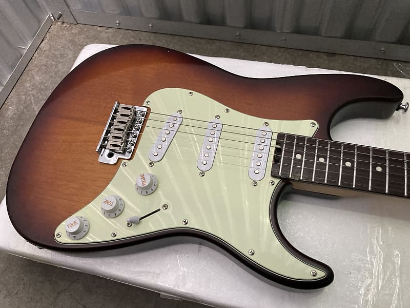 Eart Guitars Model SSS YMX-SG3 vintage style electric guitar Eart Guitars Model SSS YMX-SG3 vintage style electric guitar