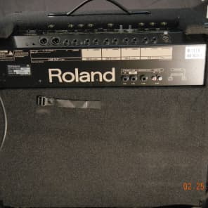 Roland KC-550 W/ Flight case image 6