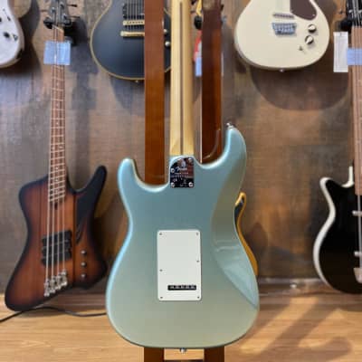 Fender American Professional II Stratocaster with Maple Fretboard Mystic Surf Green image 4