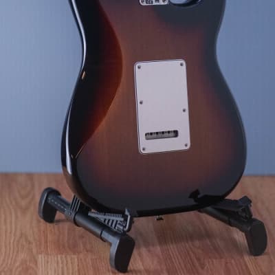 Fender Player Stratocaster Left Handed 3-Color Sunburst DEMO image 5