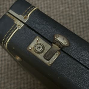 Gibson Vintage Bass Case (50" x 14.25") Black Tolex image 4