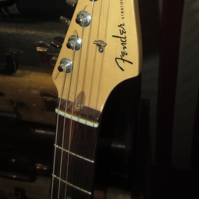 Pre-Owned 2005 American Deluxe Stratocaster Sienna Sunburst w/ Original Case image 3