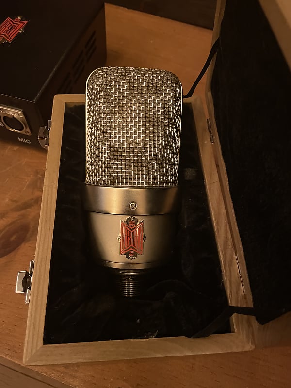 BeesNeez Microphones M49 Clone Series 2021 Reverb