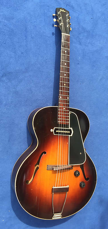 Gibson L-50 1938 Sunburst converted to a Charlie Christian Model with a period pickup image 1