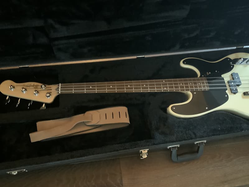 Squier Mike Dirnt Signature Precision Bass 2008 - 2015 | Reverb