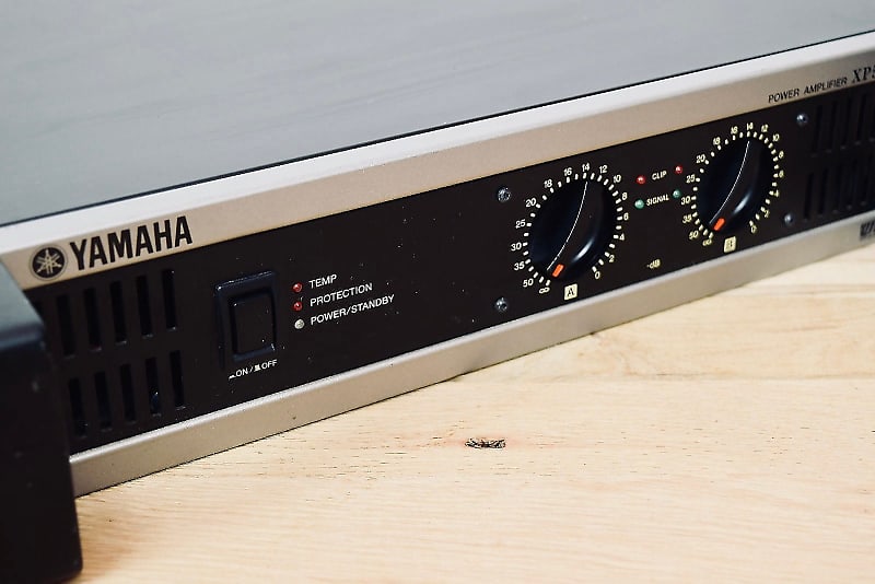 Yamaha XP5000 stereo power amplifier in Excellent condition