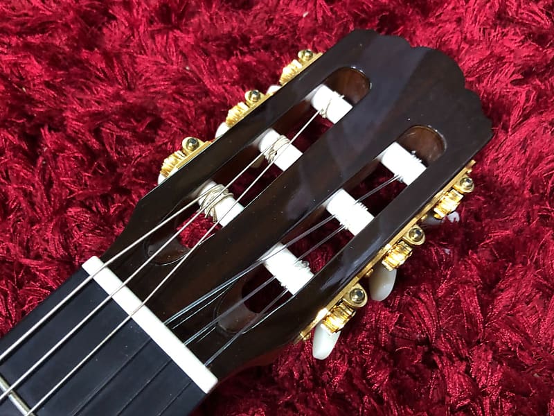 NEAR MINT-] YAMAHA GC-22S Grand Concert Classical Acoustic