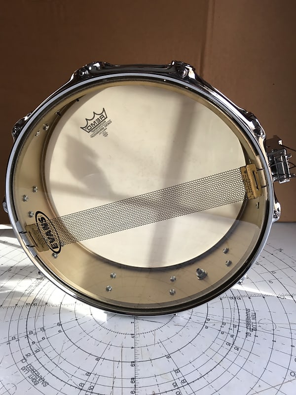 DISC Natal Brass Piccolo 14'' x 4'' Snare Drum at Gear4music