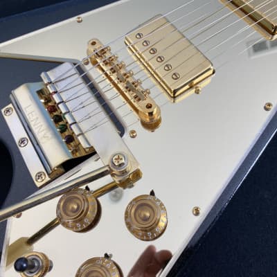 2002 Gibson Custom Shop Lenny Kravitz Signature '67 Flying V Ebony/Gold Sparkle image 10