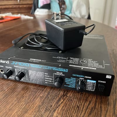 Roland JV-1010 64-Voice Synthesizer Module 1999 - 2003 Black
