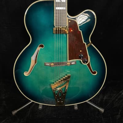 D'Angelico NYL-4 18" Blue Archtop made in 2002 by Vestax - Blue Burst image 2