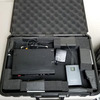 Sennheiser XS Wireless Bodypack System (EM10/SK20 - for guitar, headset, lavalier, horn, etc) w/Case image 7
