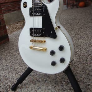 Epiphone Les Paul Custom upgraded Seymour Duncan pickups