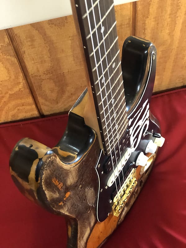 Squier Stratocaster SRV Stevie Ray Vaughan Relic Electric