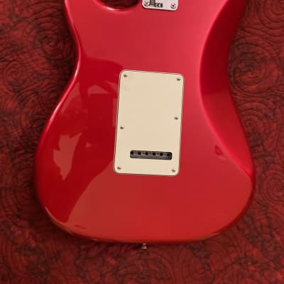 Fender Deluxe Stratocaster HSS; Pau Ferro Fretboard; Candy Apple Red; Fender Deluxe Molded Case image 5