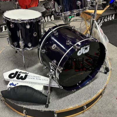 DW DWe "Wireless" 4 piece Hybrid drum set/std/software NEW demo 2024 - Blue metallic image 2