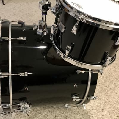 Yamaha Absolute Hybrid Maple 3 Pce Drum Pack Solid Black image 8