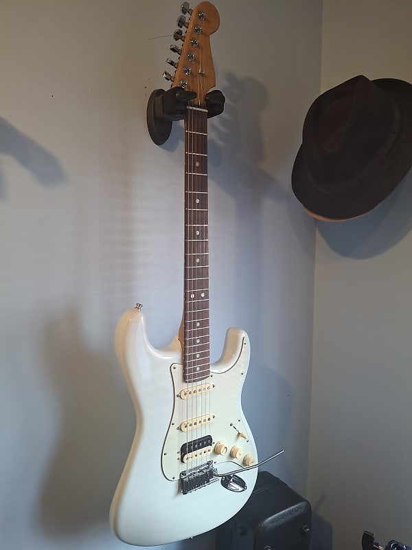 Fender American Ultra Stratocaster HSS | Reverb UK