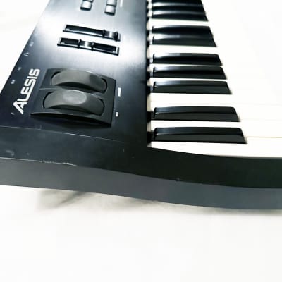 ALESIS QS6 64-Voice Synthesizer 61-Key Keyboard. Works Great. Sounds Perfect ! image 9