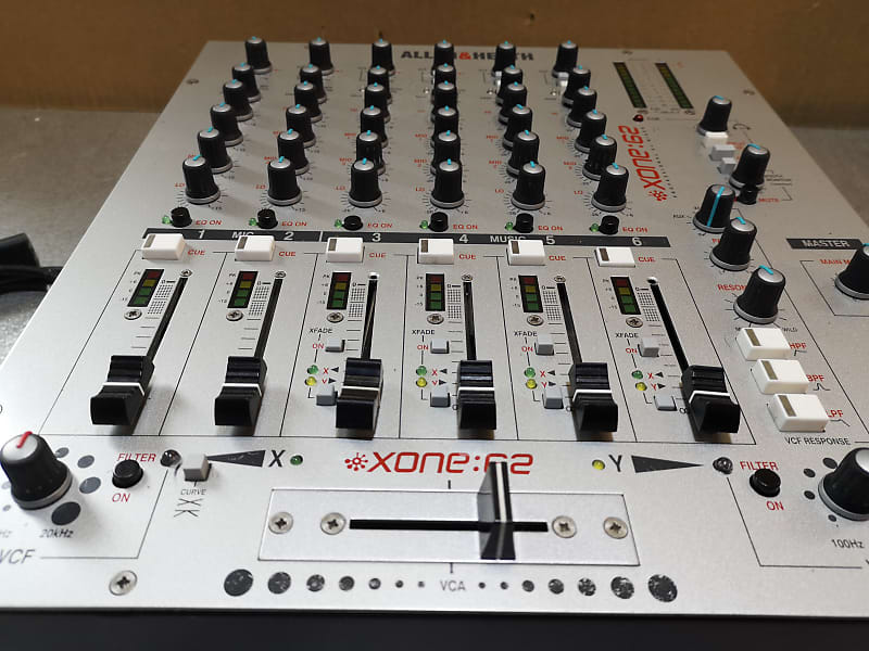 Allen & Heath Xone:62 6 Channel Professional DJ Mixer - Made In UK