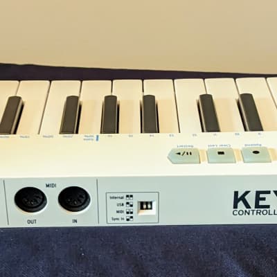 Arturia KeyStep 32-Key MIDI Controller 2017 - Present - White image 2