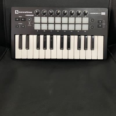 Novation Launchkey Mini MKII MIDI Keyboard Controller 2019 - Present - Black