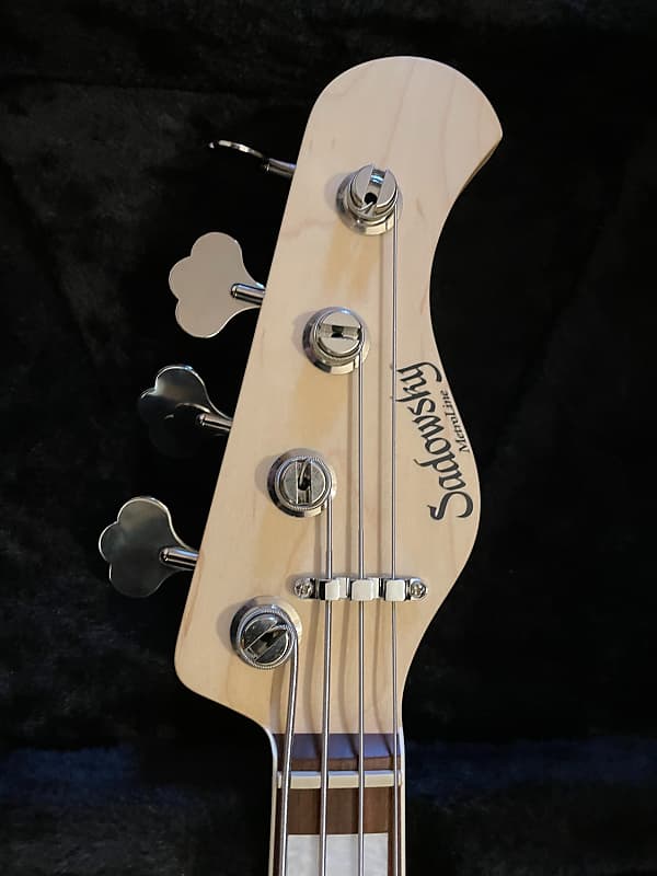 Sadowsky UV70 | Reverb