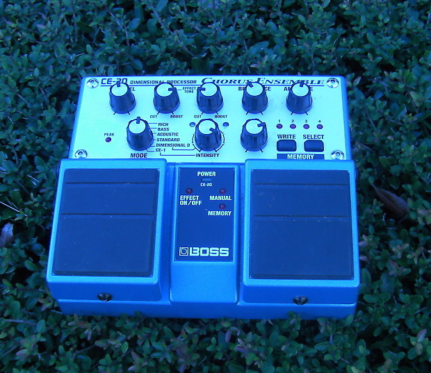 ギター BOSS CHORUS ENSEMBLE CE-20 Boss CE-20 Chorus Ensemble Twin Effects Pedal | zZounds