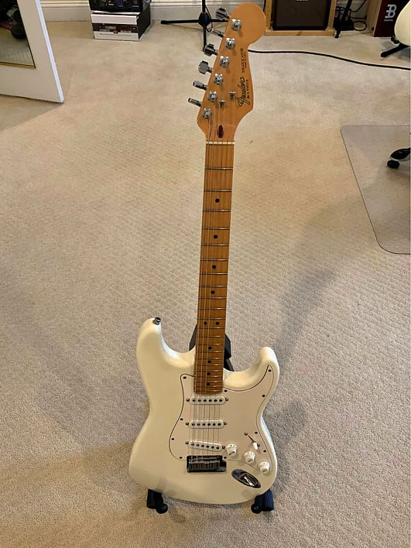 Fender Stratocaster Standard 1989 White image 1