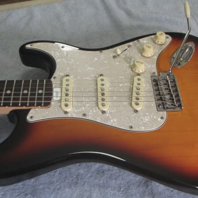 Upgraded Fender Stratocaster 2014 - 3 tone with case image 4