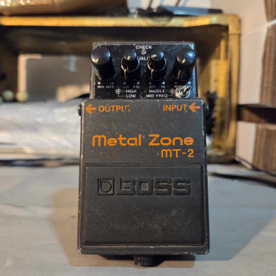 BOSS MT-2 Keely MODトワイライトゾーン Keeley Modded Boss MT-2 Metal Zone - What To Know & Where To