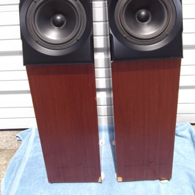 Meadowlark Kestrel Hot Rod 2 way speakers Incredible sound Meadowlark Kestrel Hot Rod 2 way speakers Incredible sound