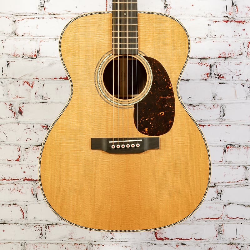 Martin 000-28E Modern Deluxe Natural