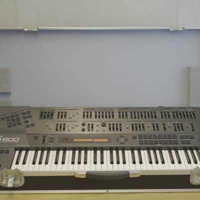 Roland JD-800 61-Key Programmable Synthesizer 1991 - 1995