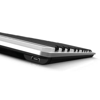 Xkey 25 USB MIDI keyboard controller - Apple-style ultra-thin aluminum frame, 25 full-size velocity-sensitive keys, polyphonic aftertouch, plug & play on iPad, iPhone, Mac, PC image 3