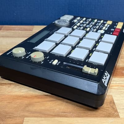 Open Box Akai Professional MPC500 Portable Music Production