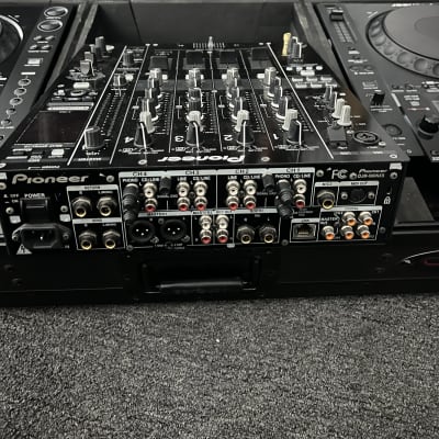 Pioneer Cdj-900nxs and DJM-900nxs mixer image 8