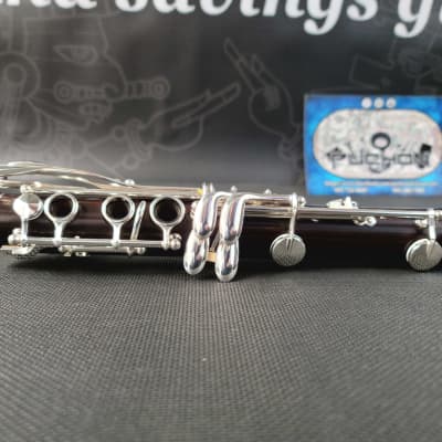 Yamaha YCL-650 Grenedilla  Wood Bb Clarinet Silver Keys - Professional image 11