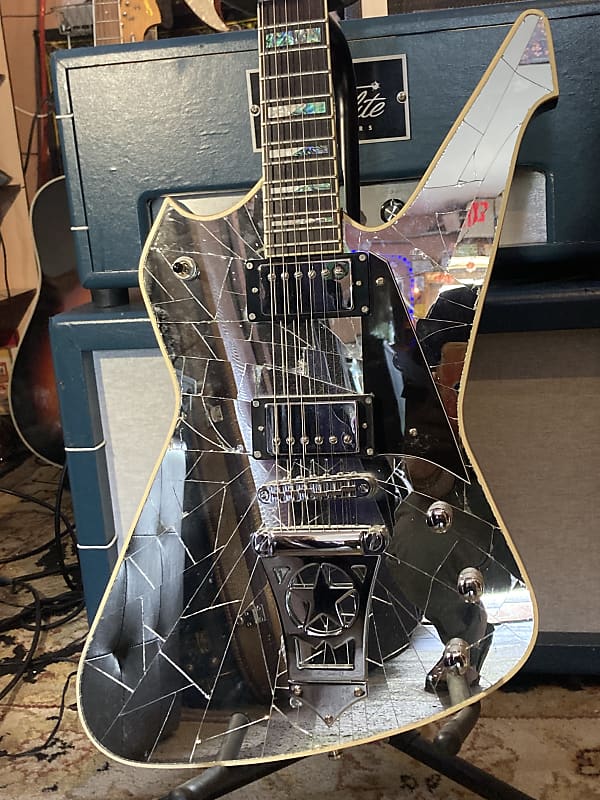 Washburn PS1800 CM Paul Stanley of KISS Model 2010 - Cracked