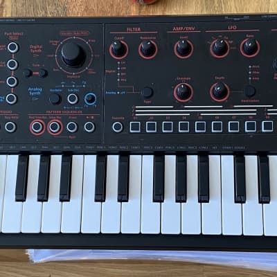 Roland JD-Xi 37-Key Analog/Digital Crossover Synthesizer 2015 - Present - Black