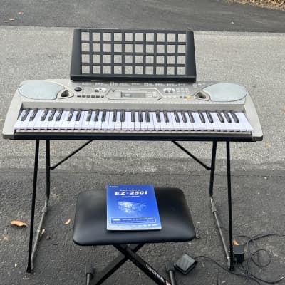 Yamaha EZ-250i Electric Keyboard
