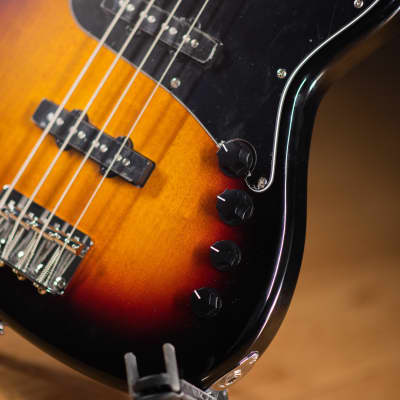 Cort GB34JJ3TS GB Series Electric Bass Guitar (Three Tone Sunburst) image 7
