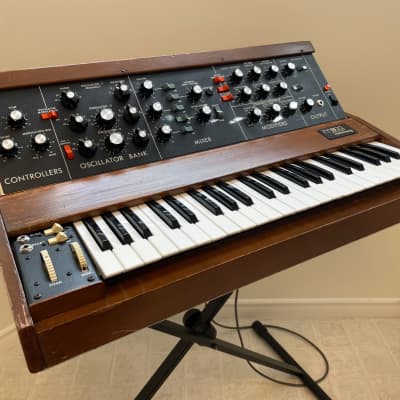 Moog Minimoog Model D 44-Key Monophonic Synthesizer 1975